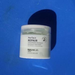 COPY - NatureLab Perfect Repair Treatment Mask for Hair - Lid Cracked